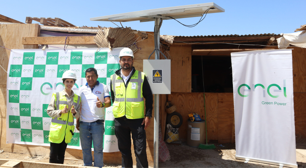 Enel instaló 21 paneles solares en instituciones educativas y viviendas de estudiantes de Nasca.