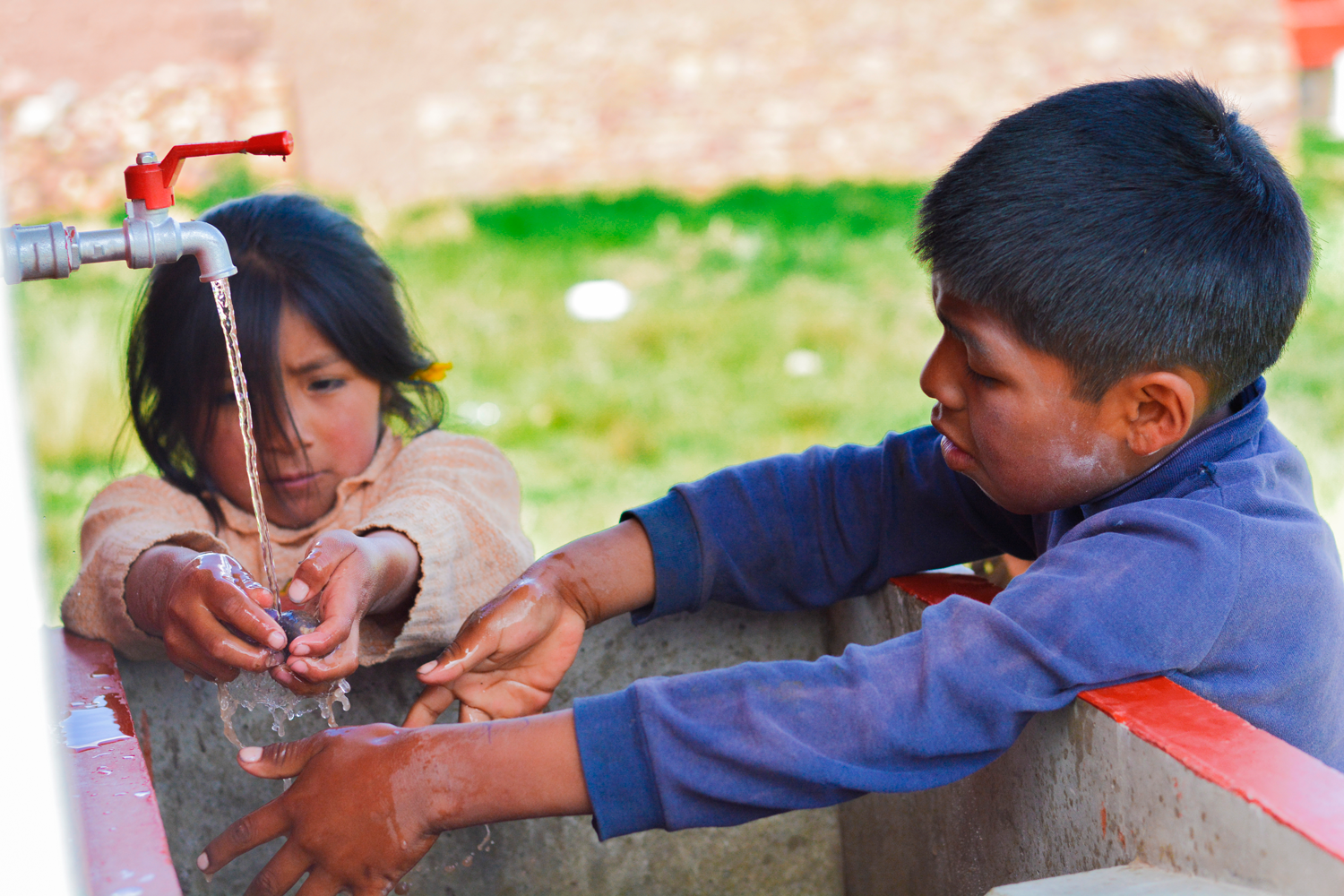 Más de 116,000 peruanos beneficiados con financiamientos para agua y saneamiento