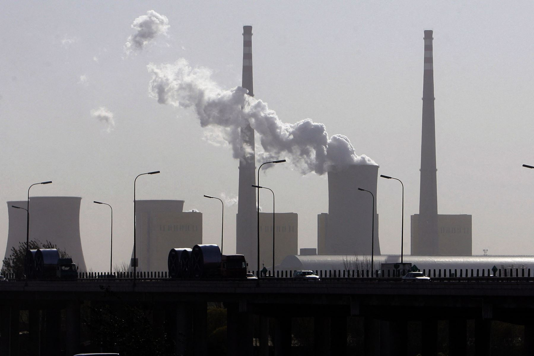 Emisiones de C02 de combustibles fósiles cayeron un 8 % en la UE