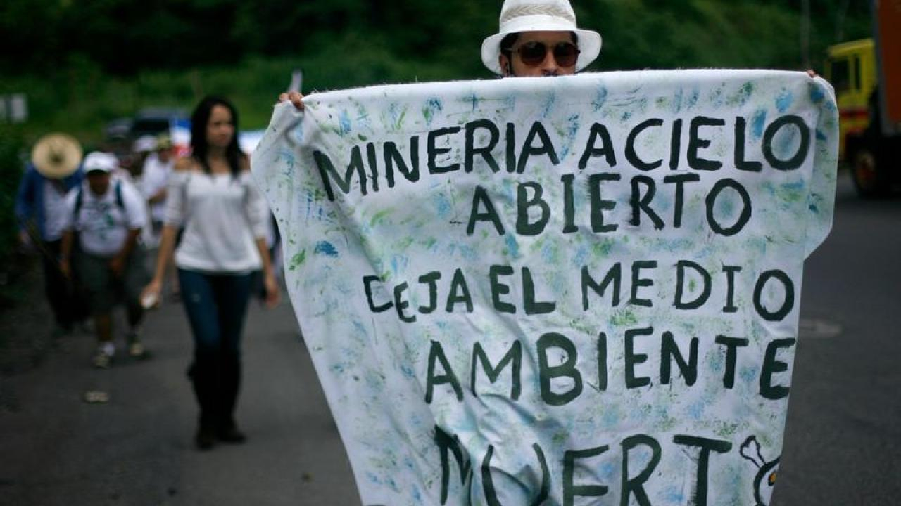 Costa Rica gana millonario laudo a minera canadiense