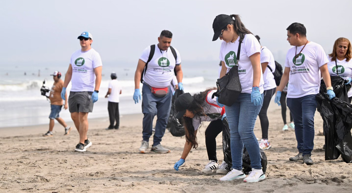 Cientos de voluntarios participan en jornada de limpieza en Agua Dulce
