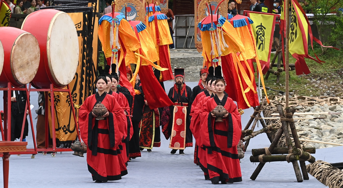Millones de ciudadanos disfrutaron del feriado por el Festival Qingming Millones de ciudadanos disfrutaron del feriado por el Festival Qingming